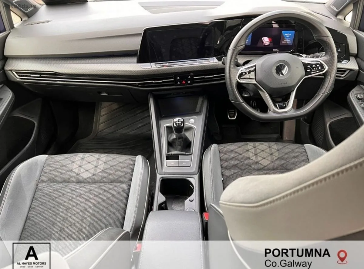 2022 Volkswagen Golf – photo 2