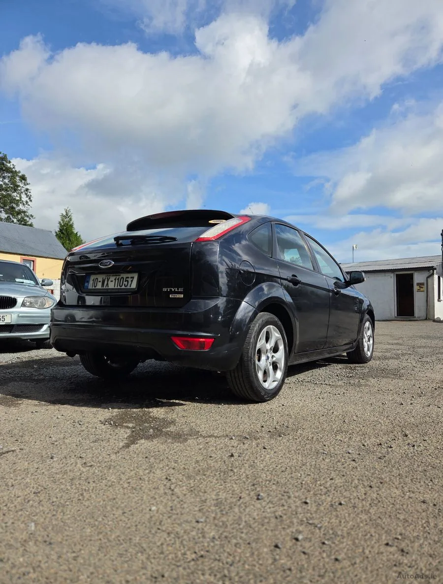 2010 Ford Focus – photo 4