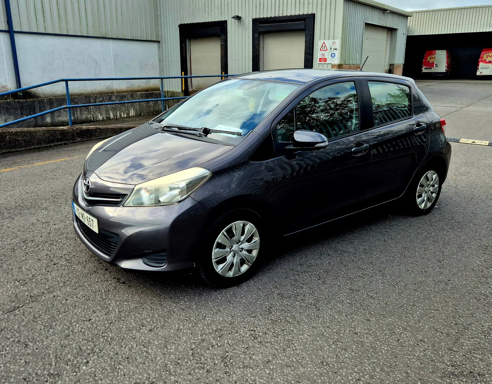 2012 Toyota Yaris – photo 4