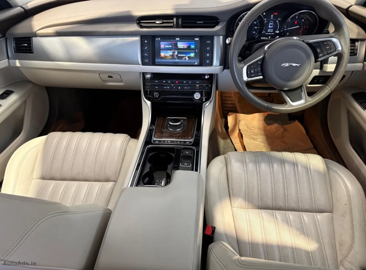 2018 Jaguar XF – photo 11