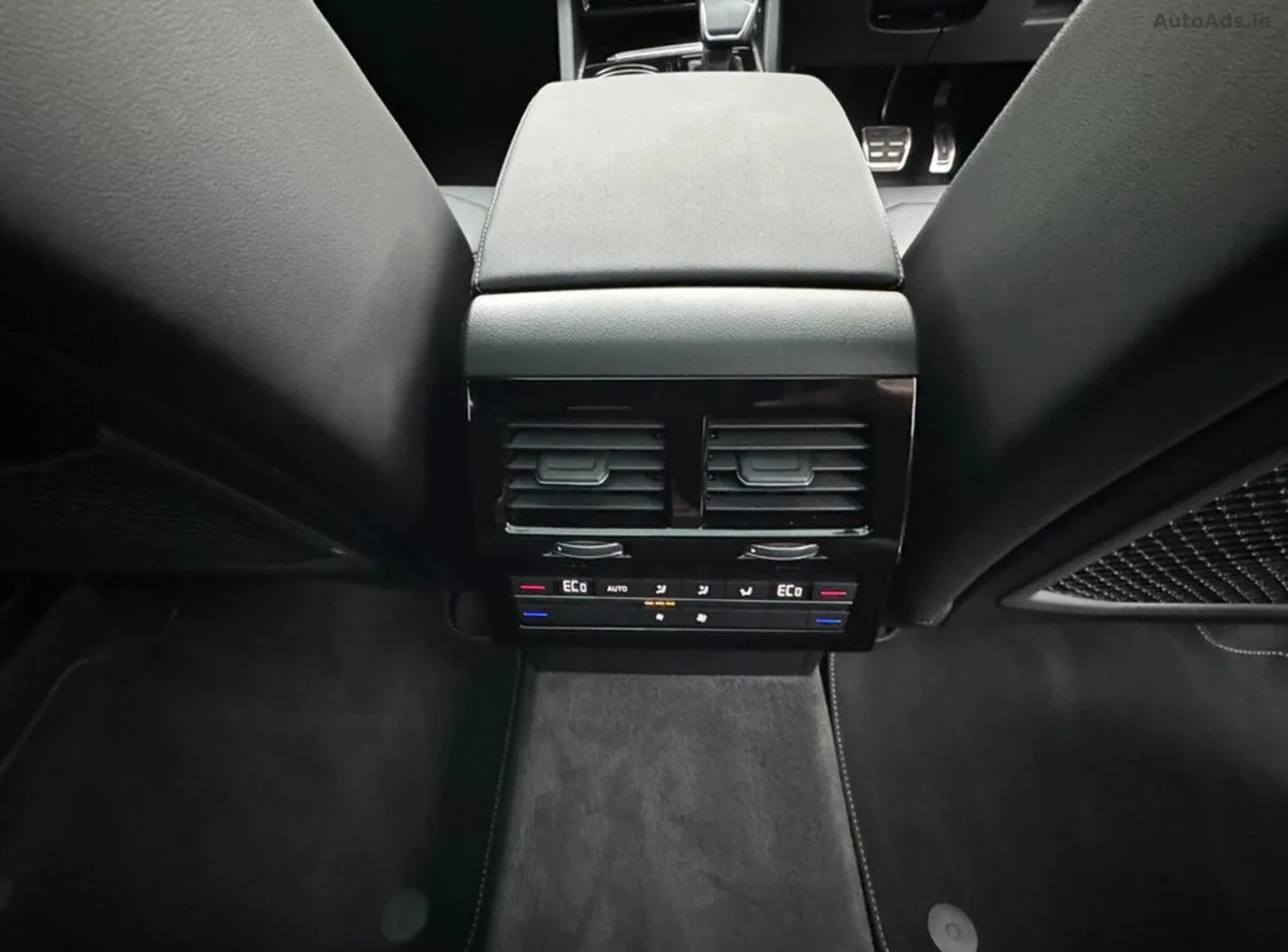 2024 Volkswagen Touareg – photo 17