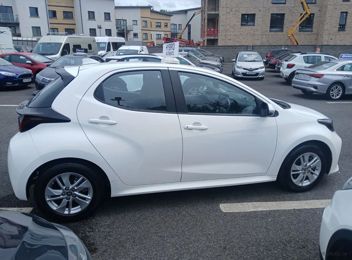 2023 Toyota Yaris – photo 1