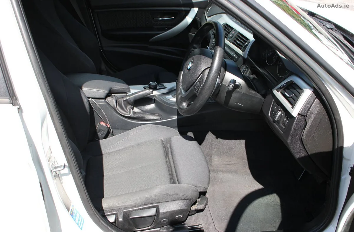 2013 BMW 3-Series – photo 12