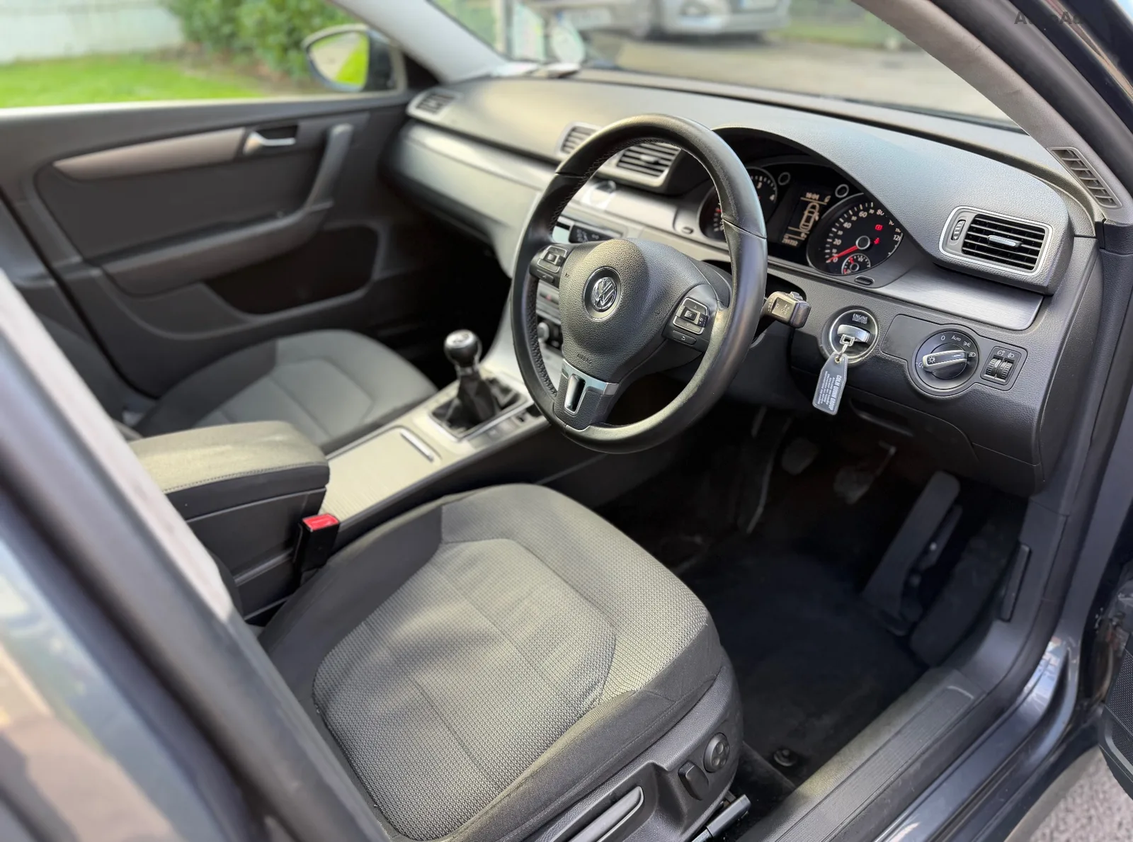 2011 Volkswagen Passat – photo 5
