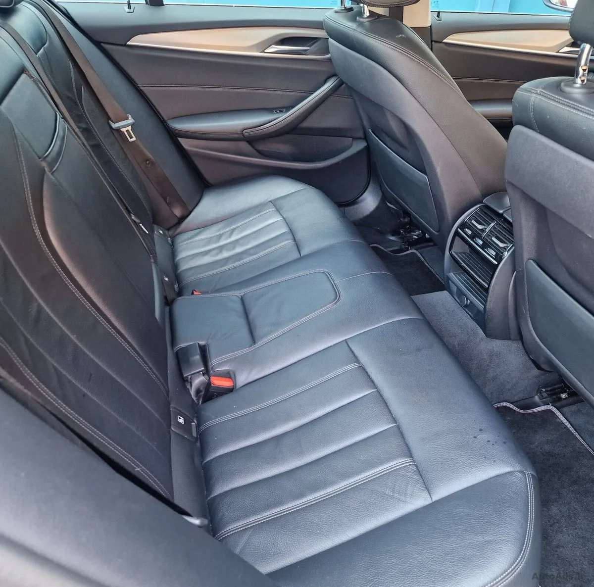 2019 BMW 5-Series – photo 10