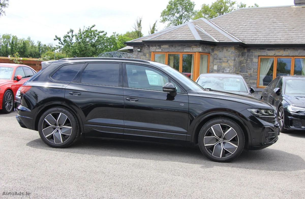 2025 Volkswagen Touareg – photo 16