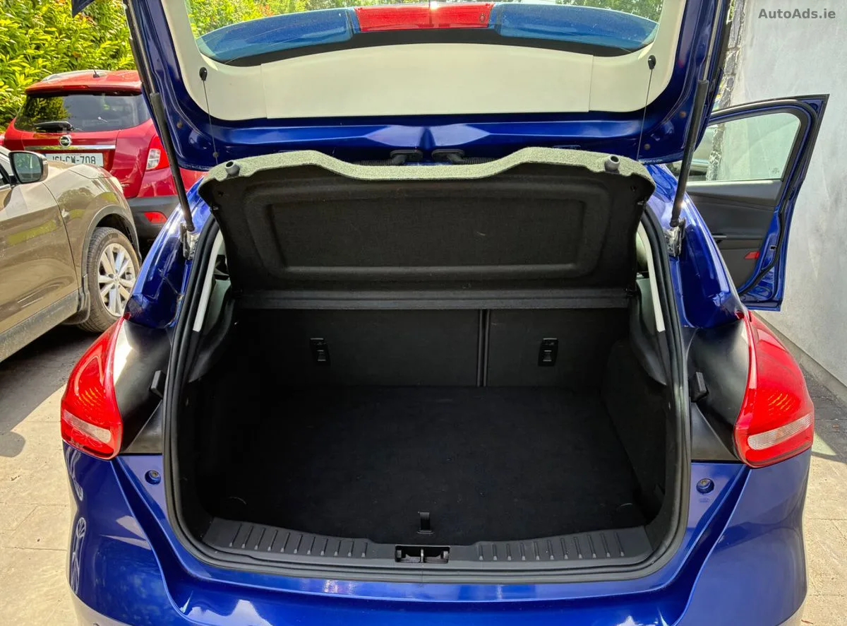 2016 Ford Focus – photo 17