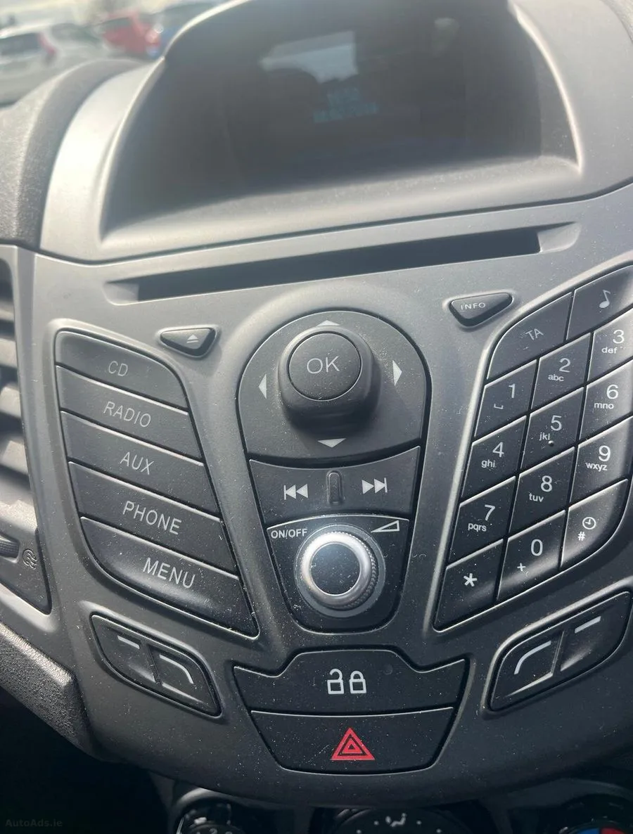 2014 Ford Fiesta – photo 12