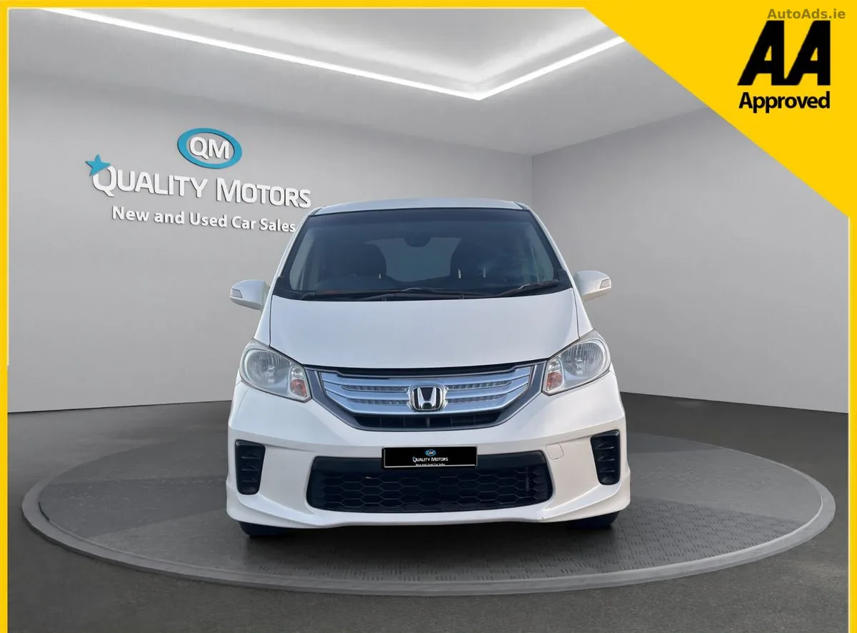2013 Honda Freed – photo 2