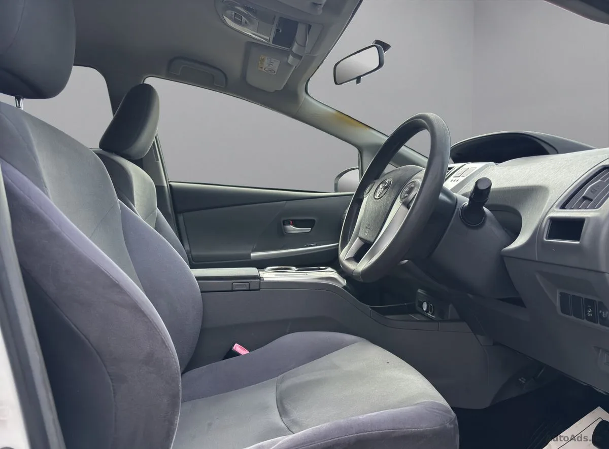 2013 Toyota Prius – photo 10