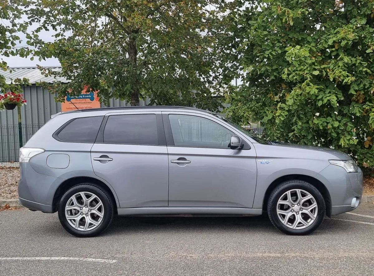 2015 Mitsubishi Outlander – photo 4