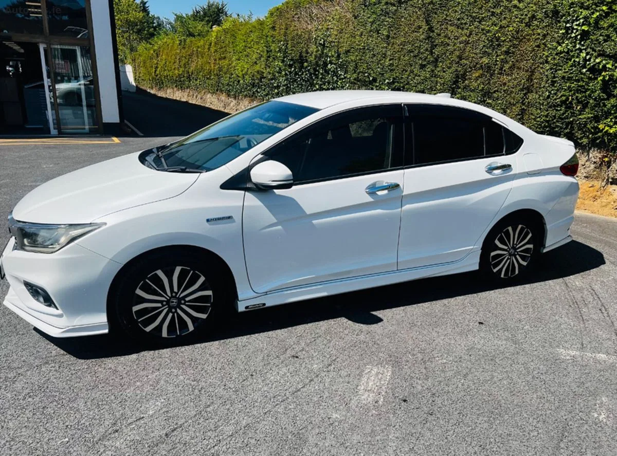 2018 Honda Grace – photo 6