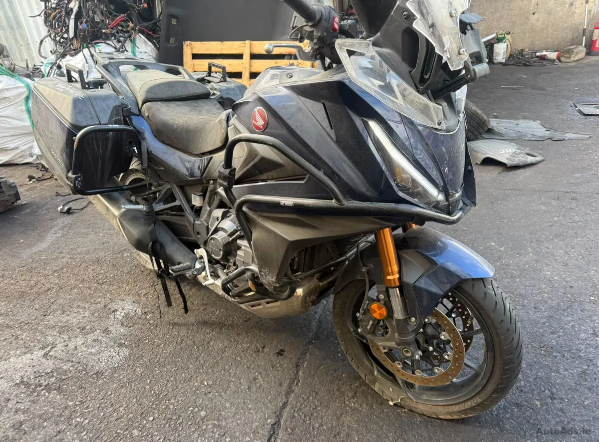 26 HONDA MOTORCYCLE NT1100DE DCT FOR PARTS!