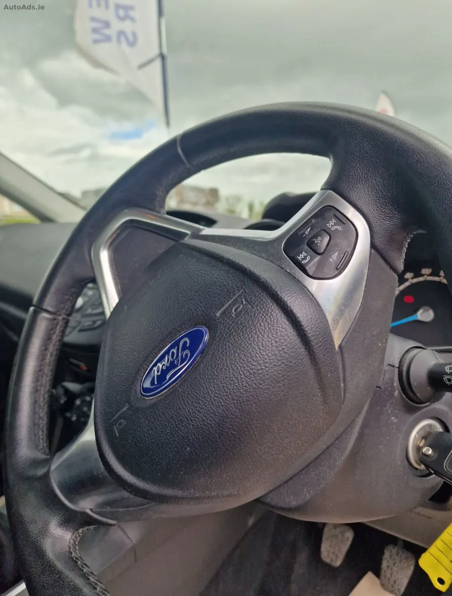 2014 Ford Fiesta – photo 11