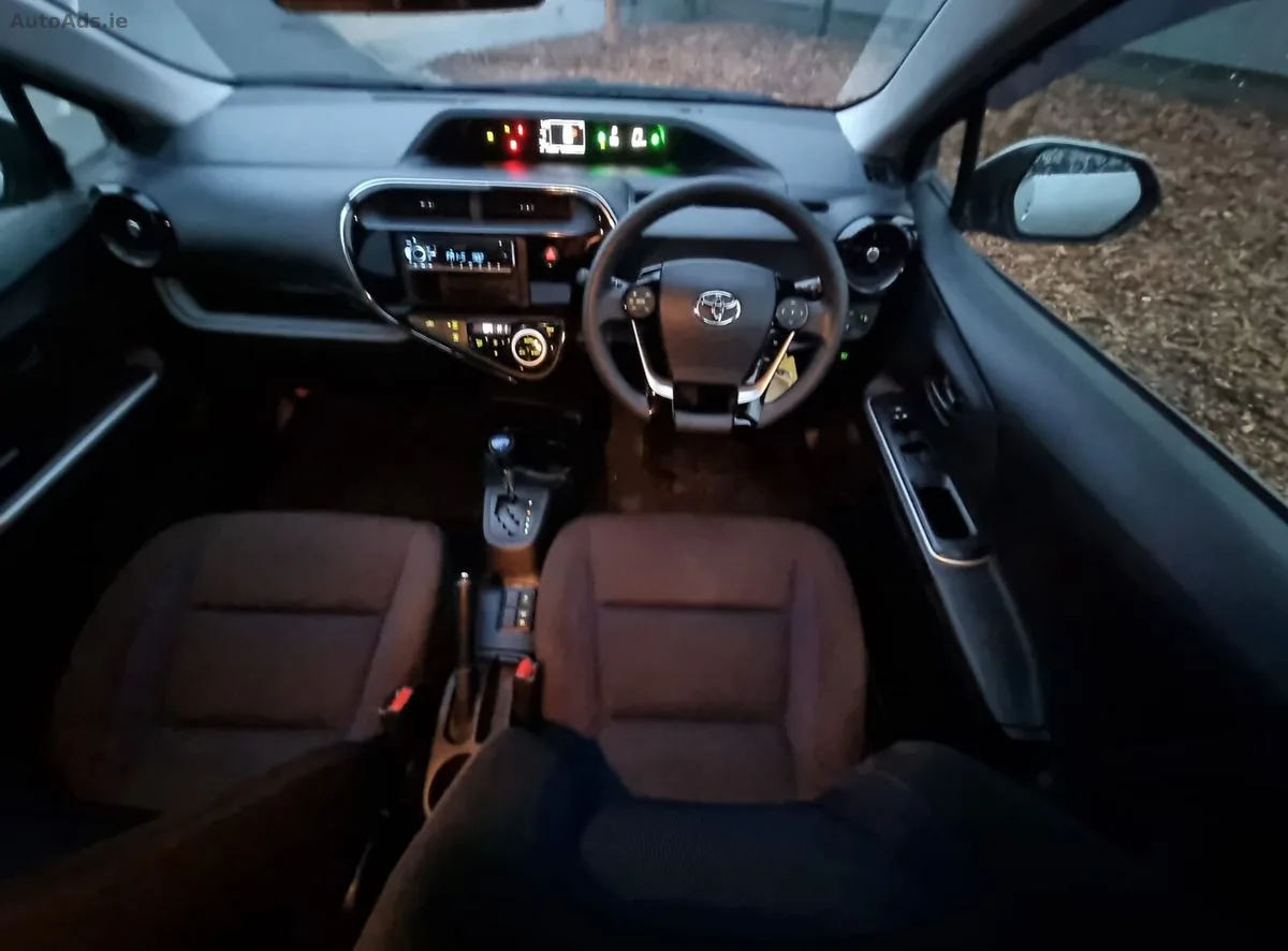 2020 Toyota Aqua – photo 12