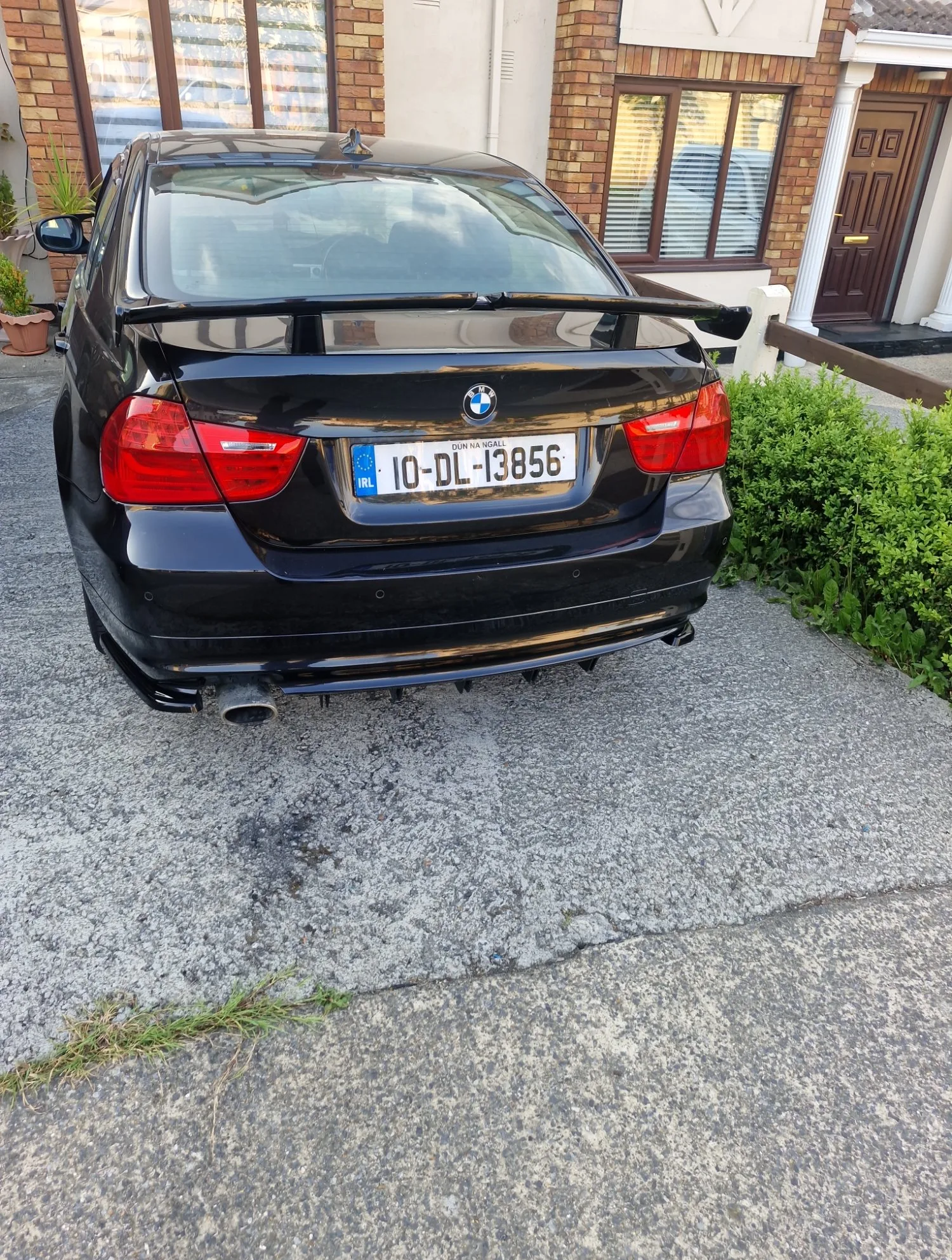 2010 BMW 3 Series – photo 2