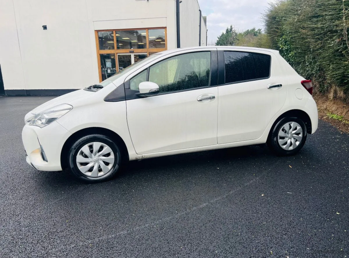 2020 Toyota Vitz – photo 6