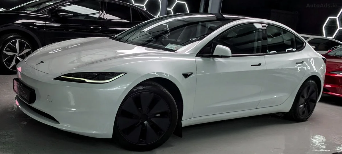 2025 Tesla Model 3 – photo 7