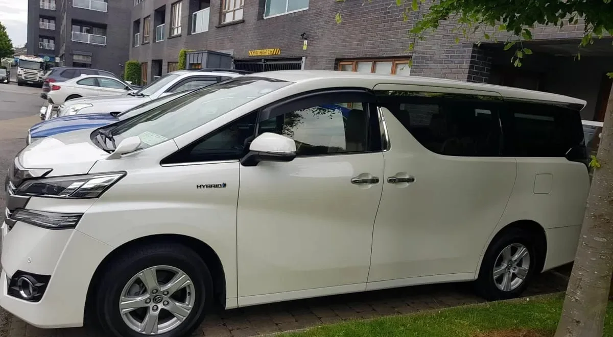2016 Toyota Vellfire – photo 2