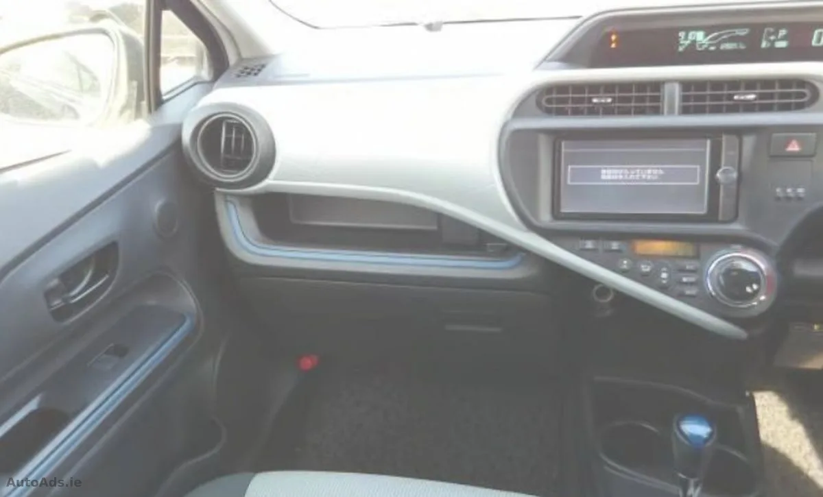 2014 Toyota Aqua – photo 5