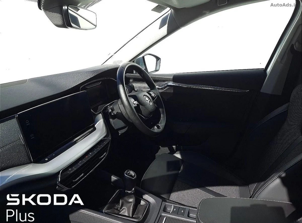 2023 Skoda Octavia – photo 3