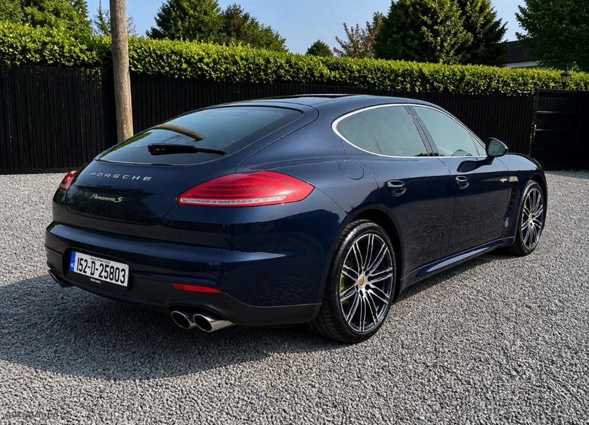 2015 Porsche Panamera – photo 3