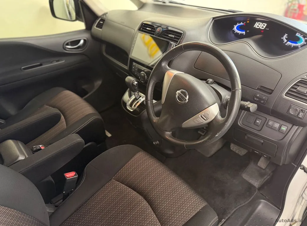 2015 Nissan Serena – photo 7