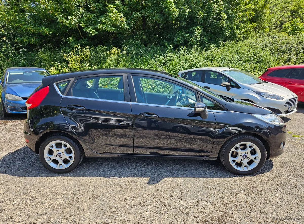 2012 Ford Fiesta – photo 3