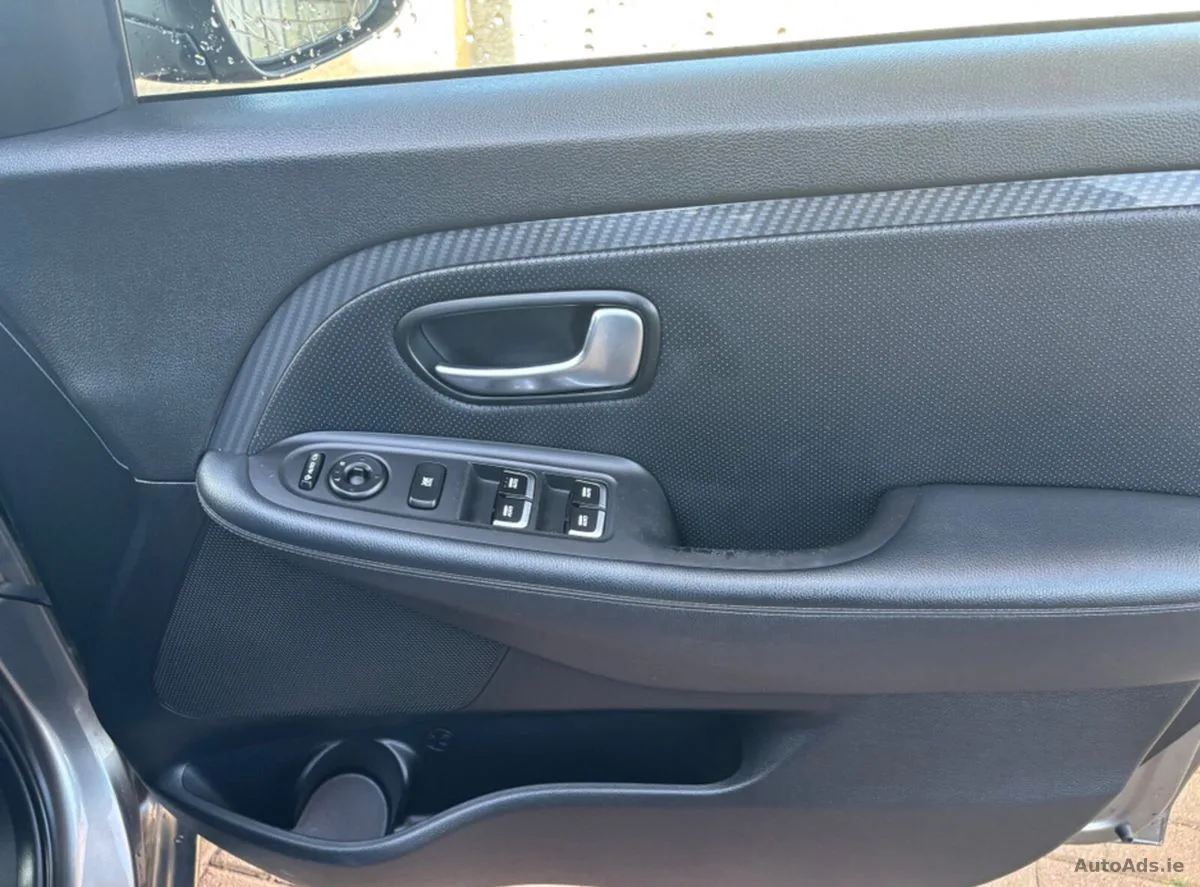 2018 Kia Carens – photo 7
