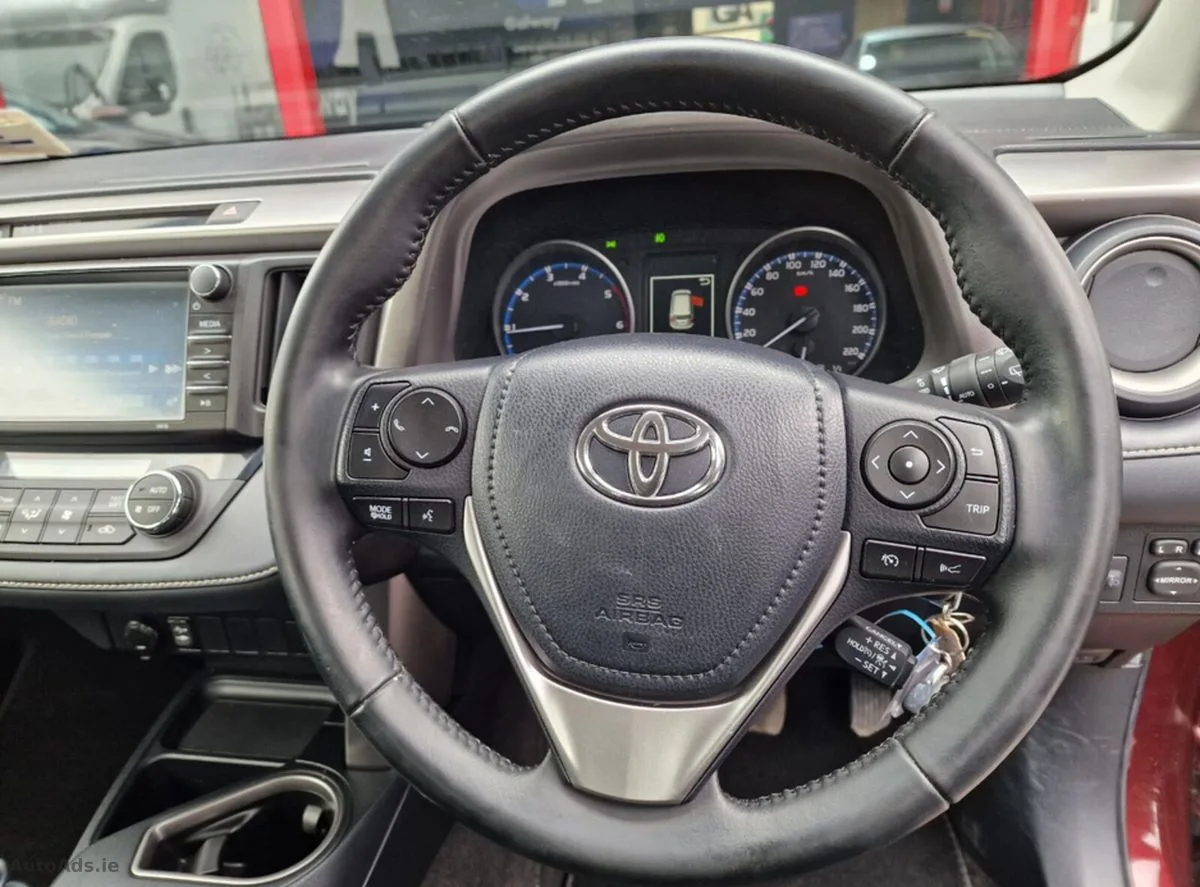2017 Toyota RAV4 – photo 16