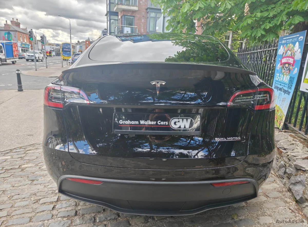 2024 Tesla Model Y – photo 4