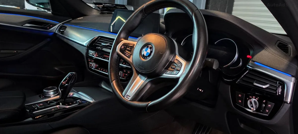 2018 BMW 5-Series – photo 16