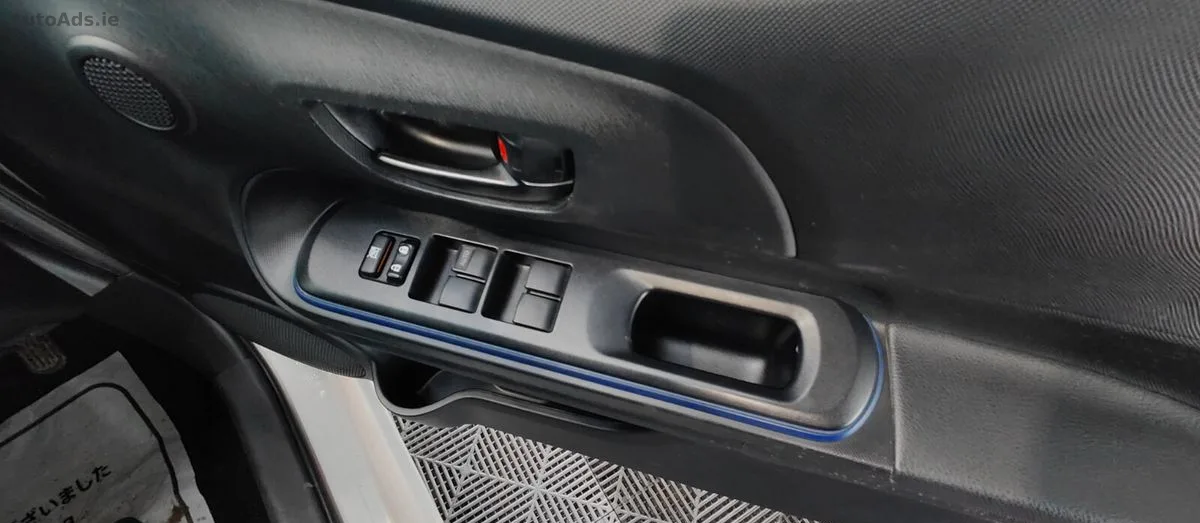 2016 Toyota Aqua – photo 8
