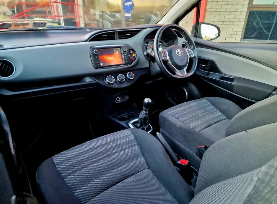 2017 Toyota Yaris – photo 11
