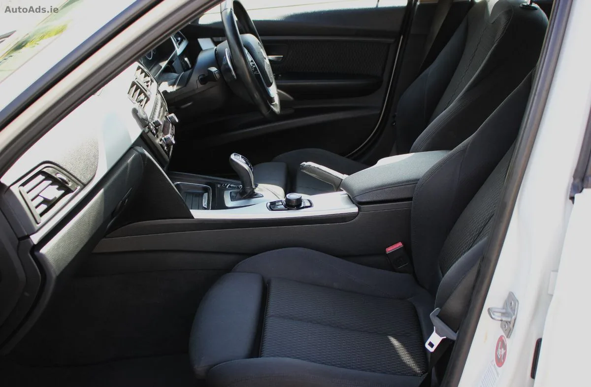 2013 BMW 3-Series – photo 17