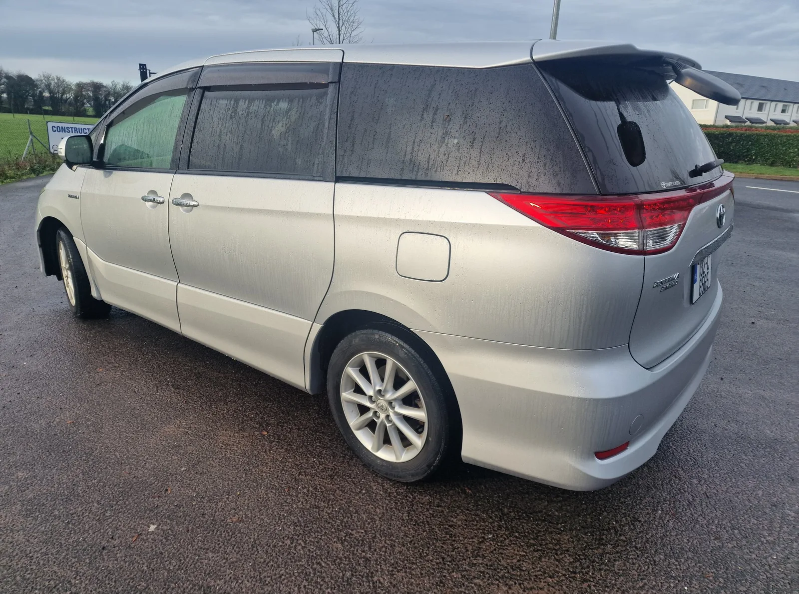 2013 Toyota Vellfire – photo 2