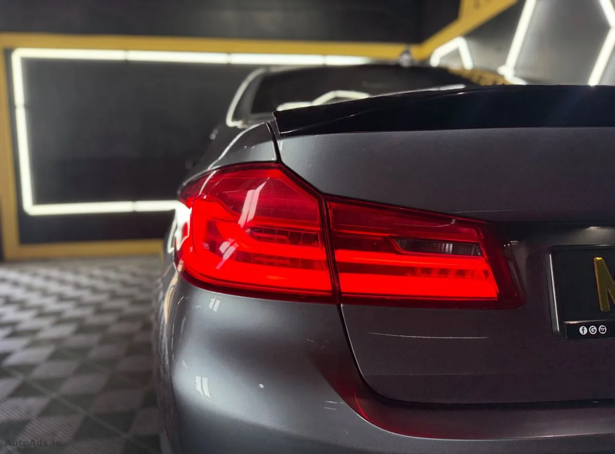 2017 BMW 5-Series – photo 11