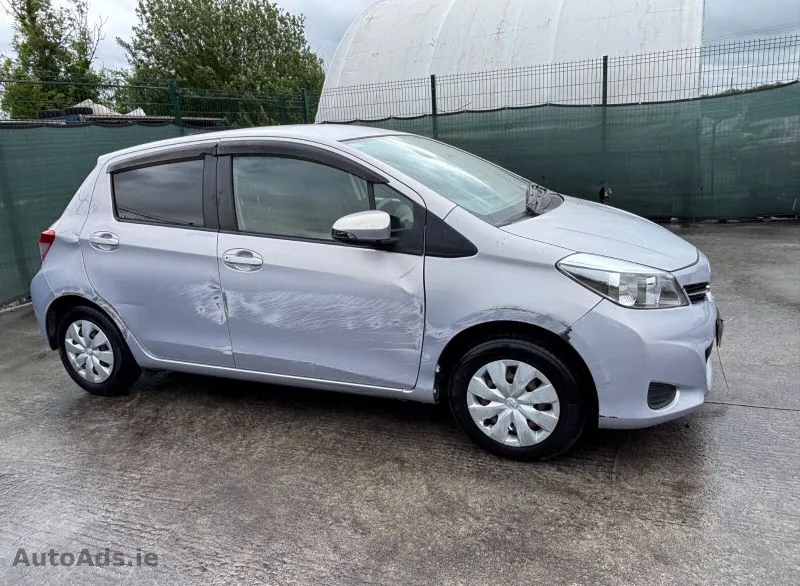 2012 Toyota Vitz – photo 6