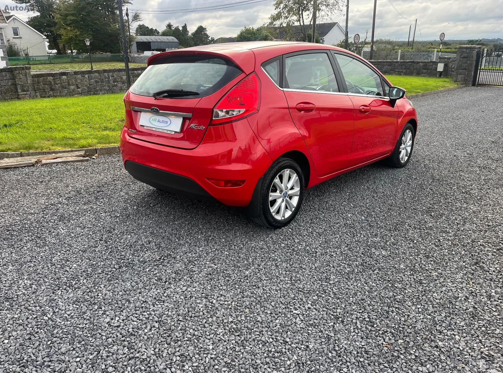 2010 Ford Fiesta – photo 4