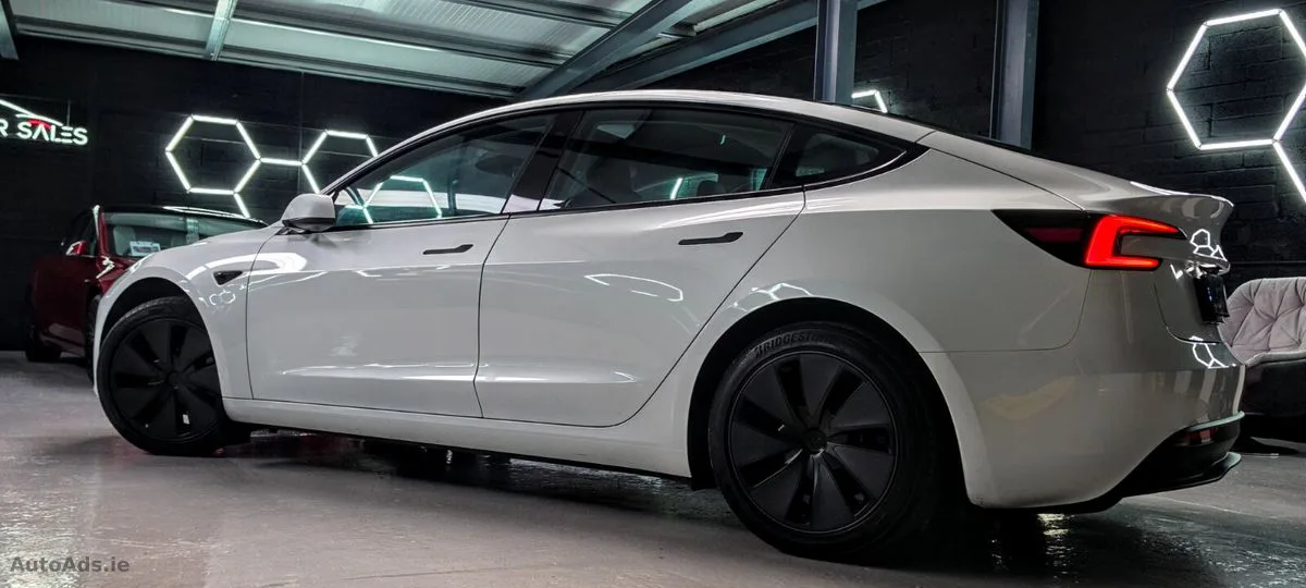 2024 Tesla Model 3 – photo 8
