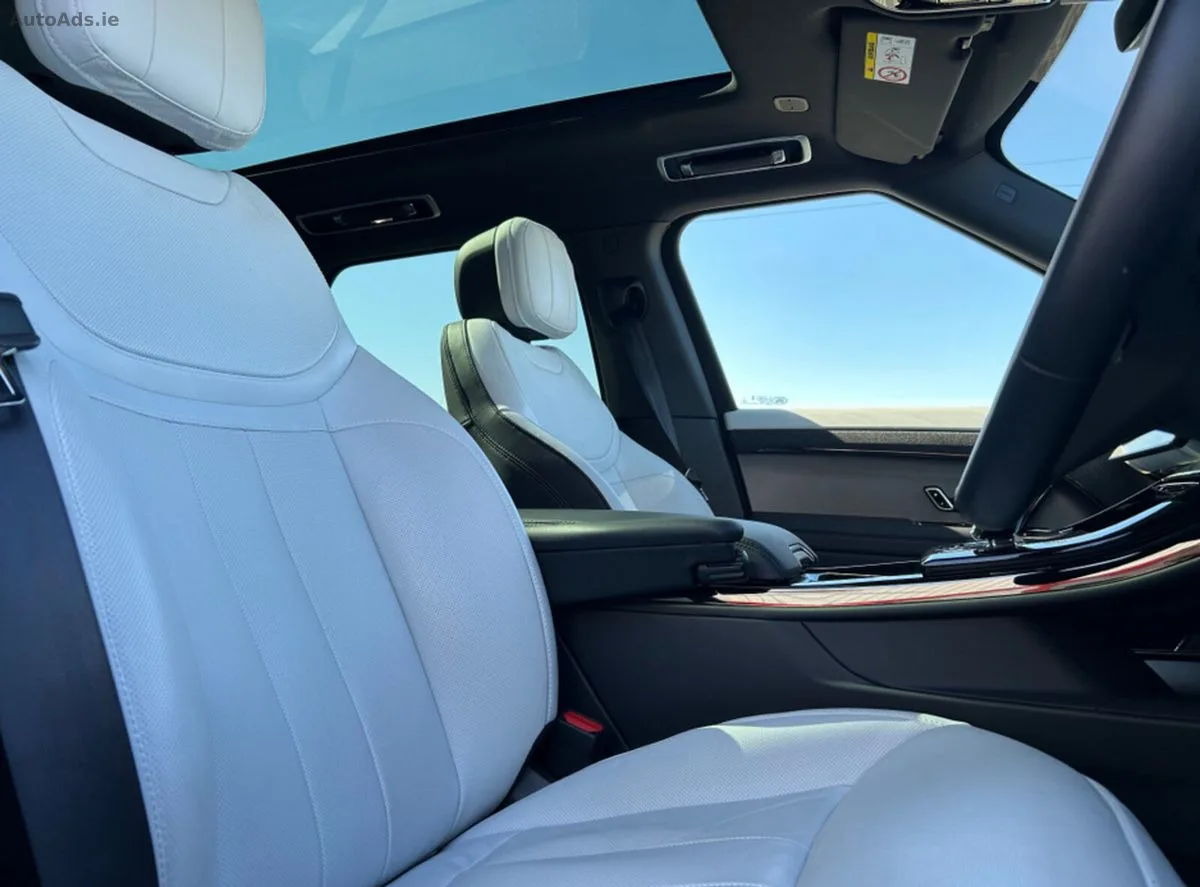 2025 Land Rover Range Rover Sport – photo 3