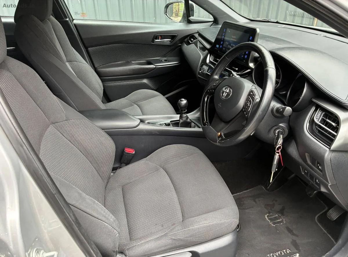 2017 Toyota C-HR – photo 14