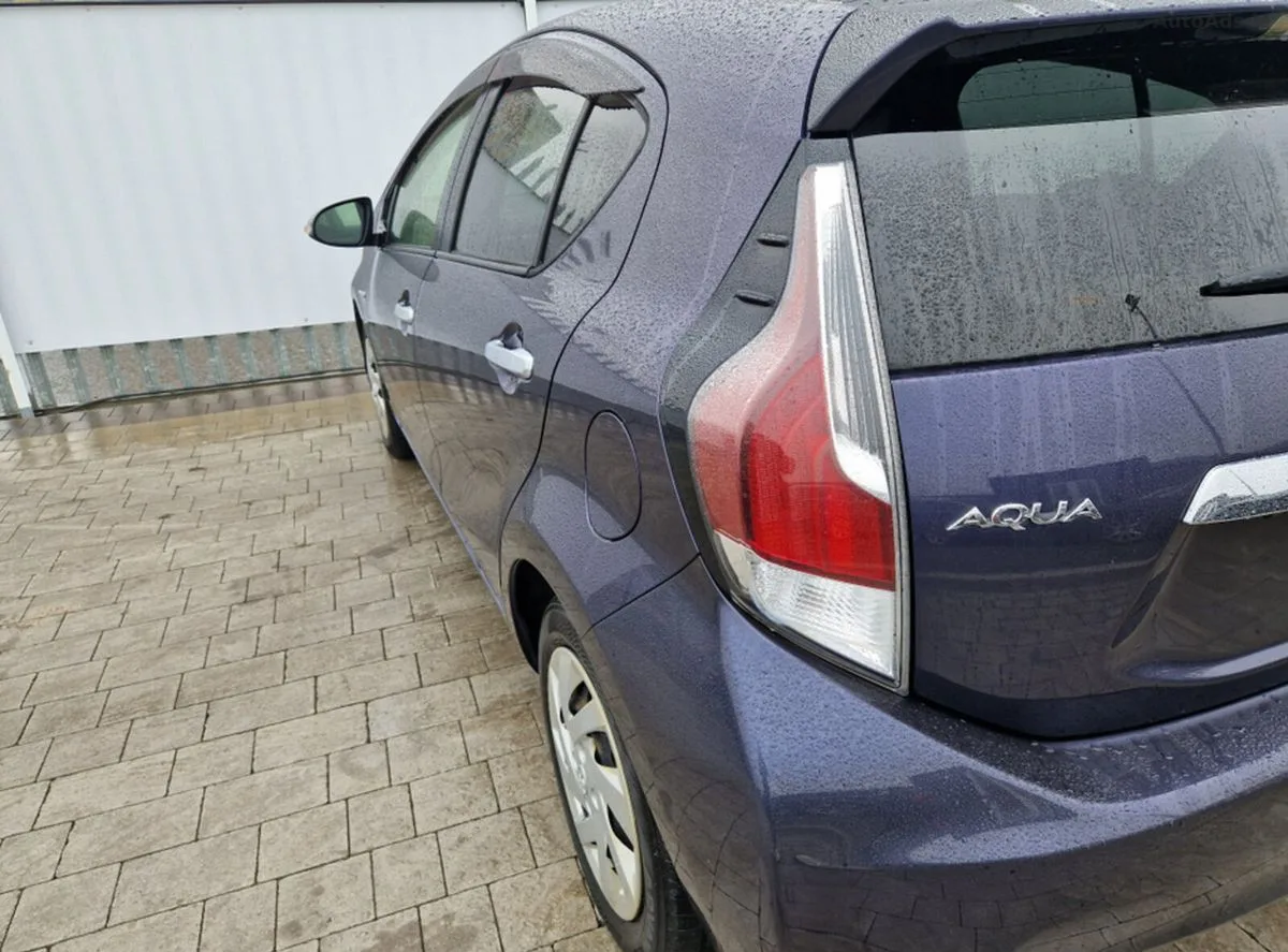 2015 Toyota Aqua – photo 8