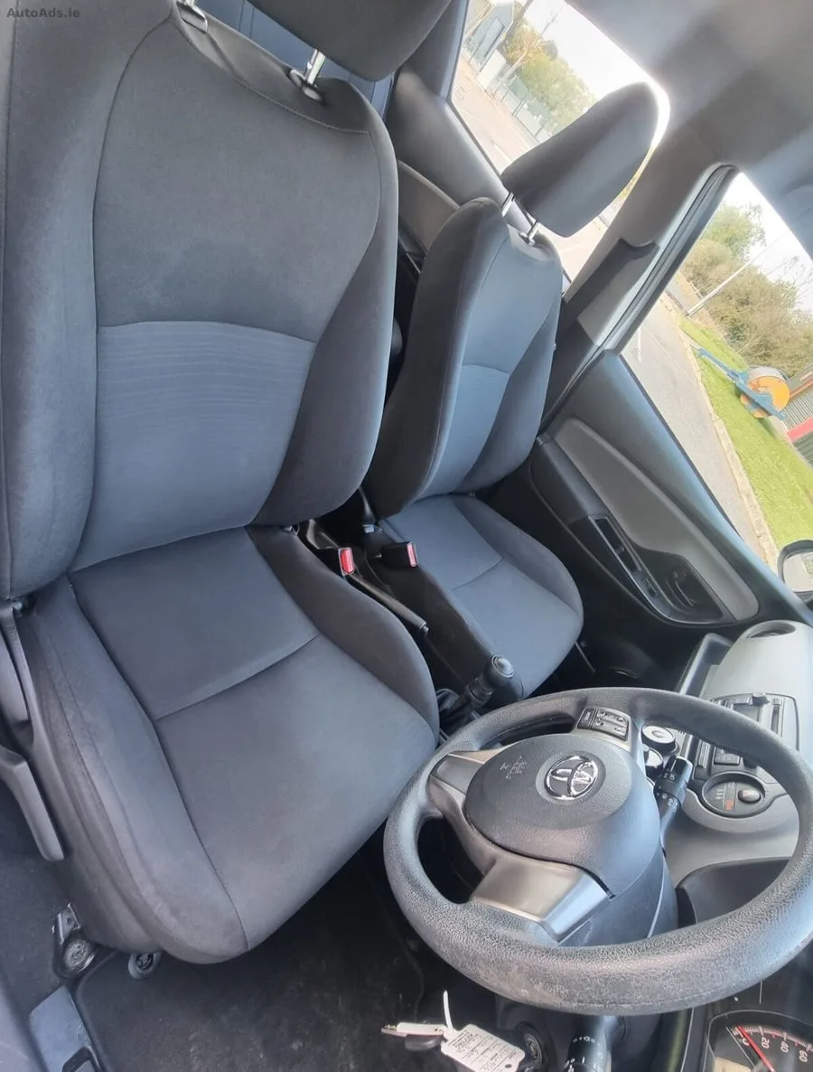 2015 Toyota Yaris – photo 15