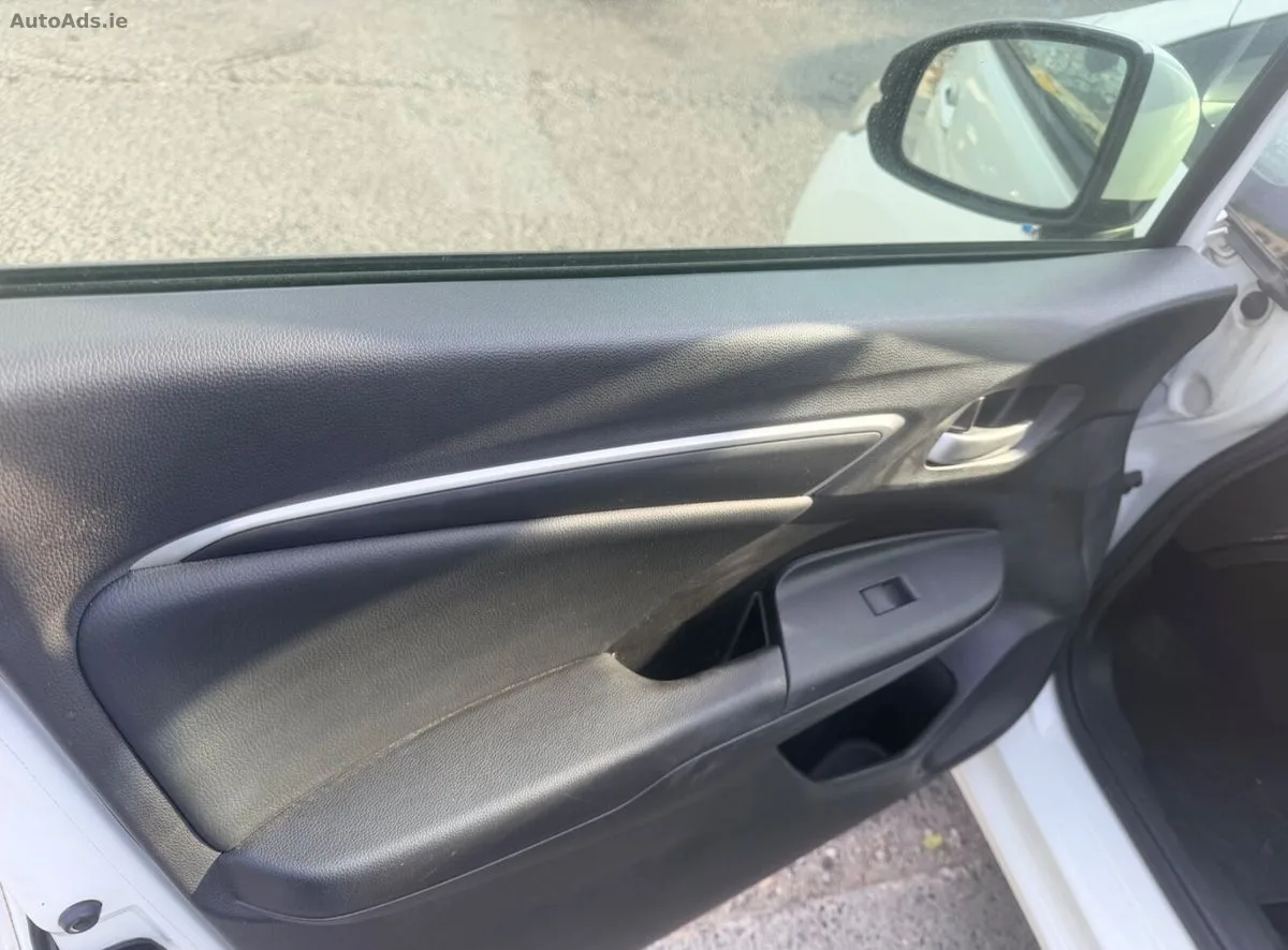 2015 Honda Fit – photo 19