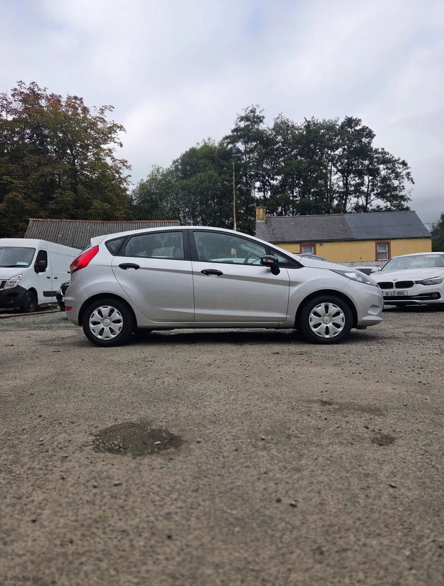 2012 Ford Fiesta – photo 3