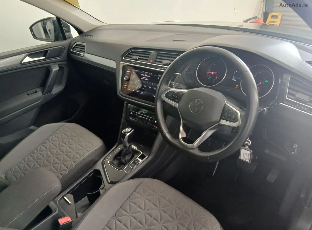 2023 Volkswagen Tiguan – photo 11