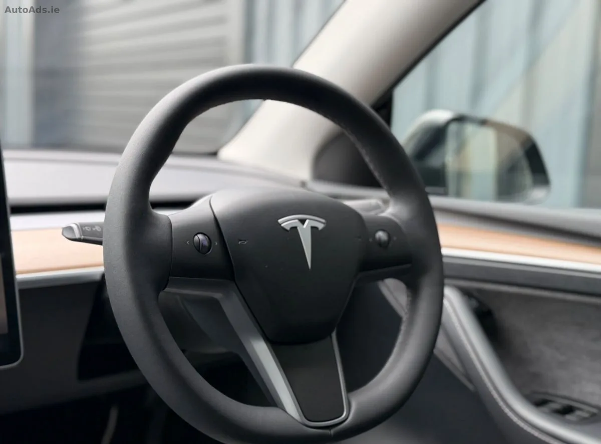 2024 Tesla Model Y – photo 13