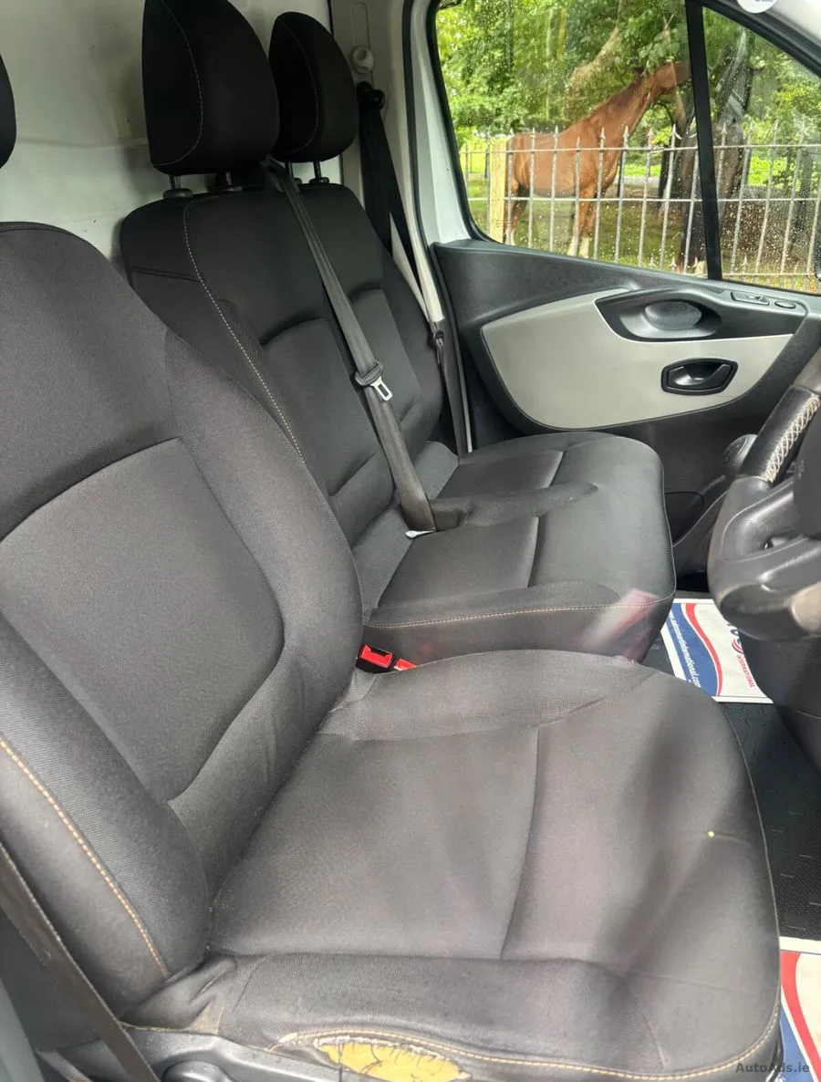 2018 Nissan NV300 – photo 18