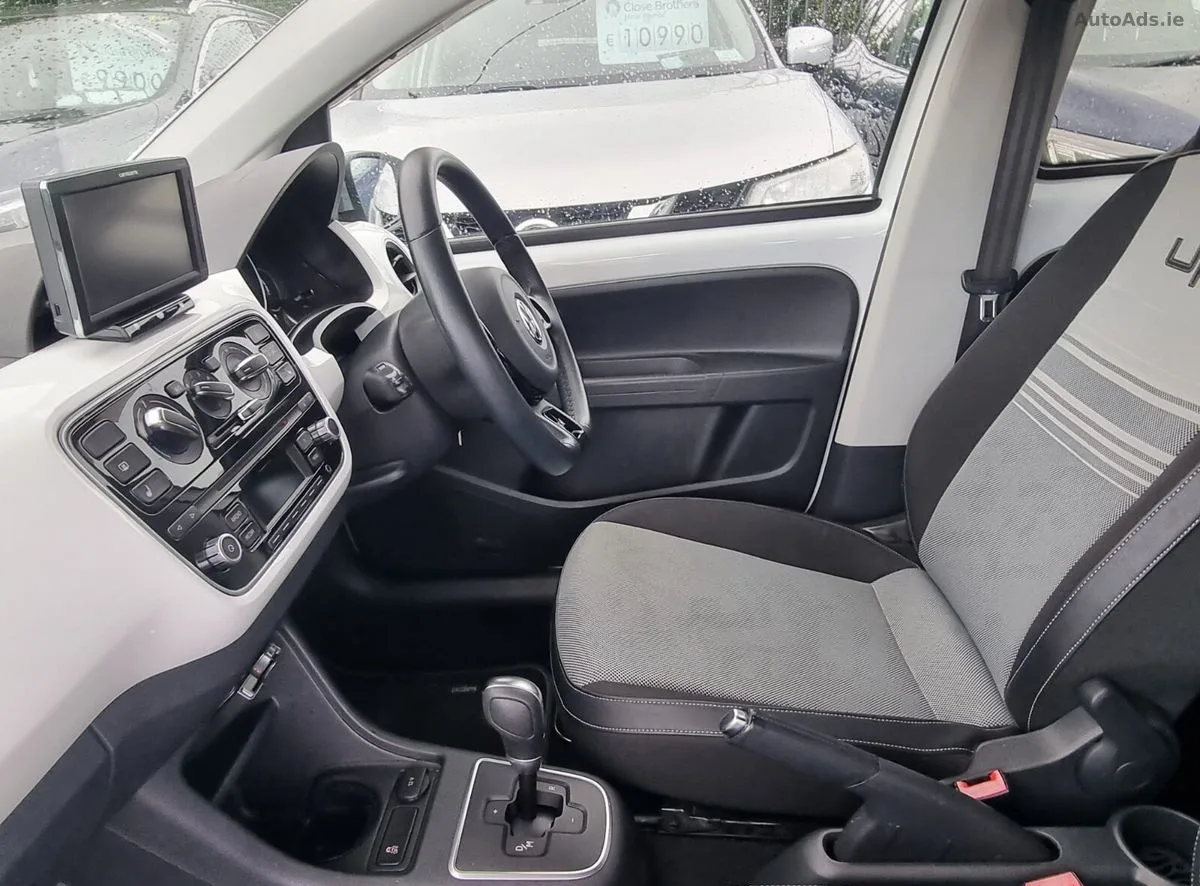 2013 Volkswagen up! – photo 19